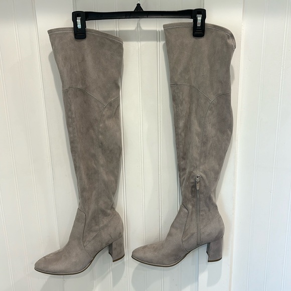 NEVER WORN Marc Fisher Gray Heeled Boots - Picture 1 of 3